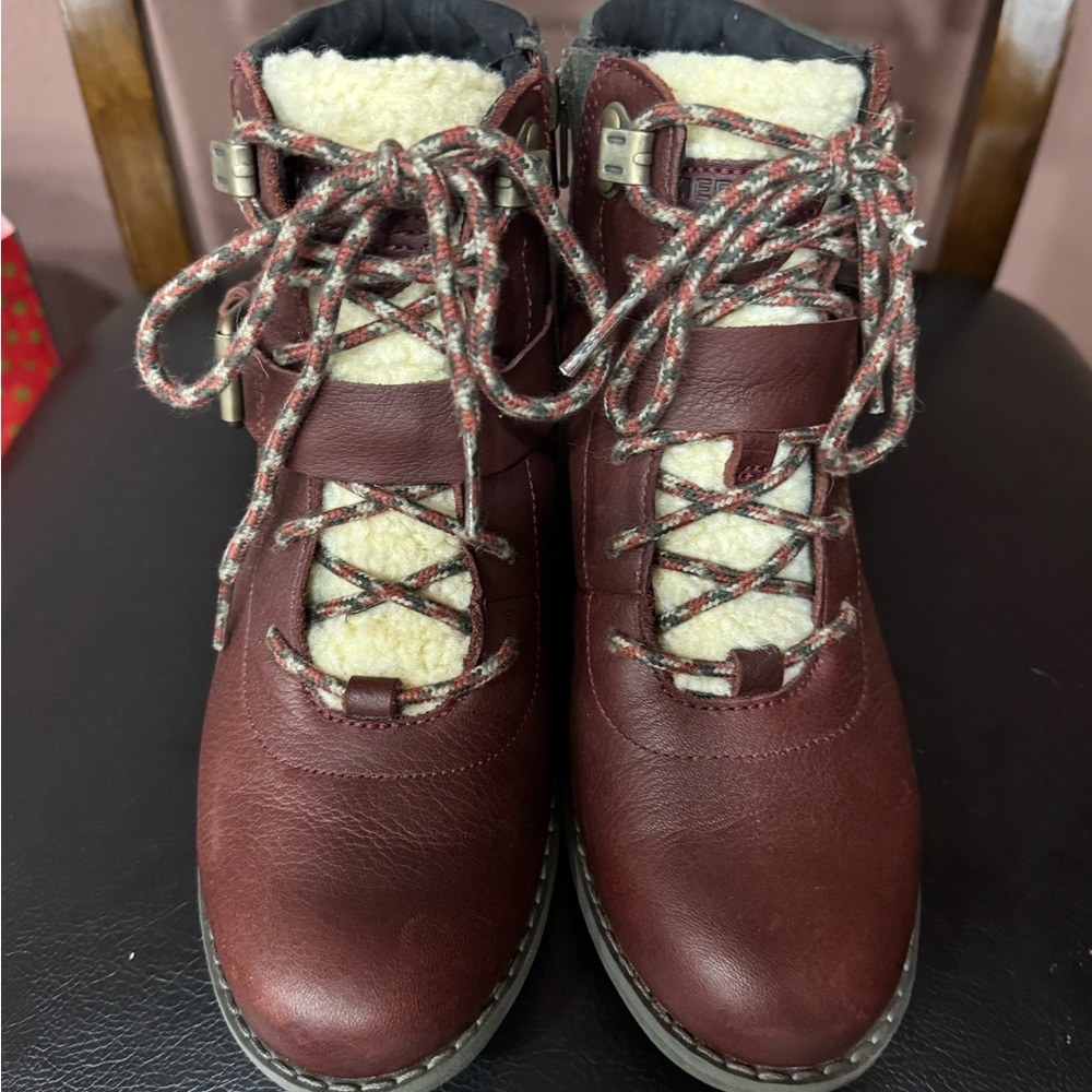 Merrell Shiloh II Lace Women's 6 Red Leather Waterproof Ankle Boot